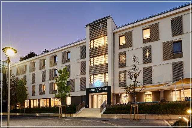 Hotel Adalbert Szent Tamas haz