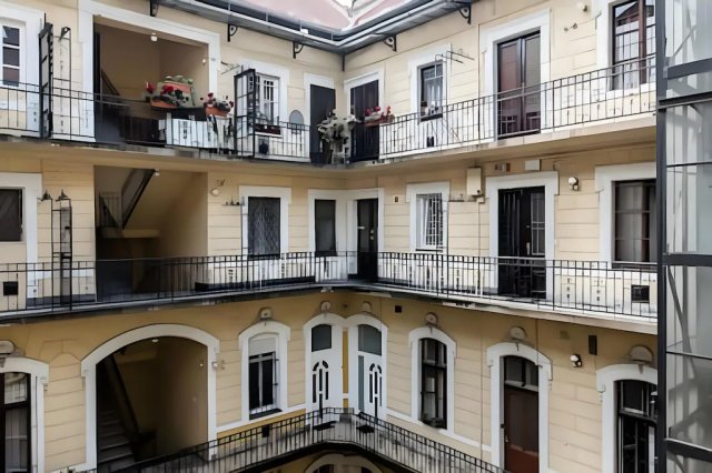 Interior Design 2 Bedroom Flat - Central Budapest