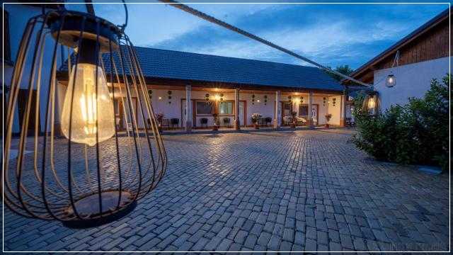 Airport Karoly Central