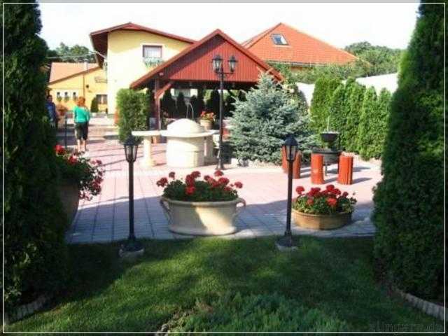 Halasz Airport Panzio