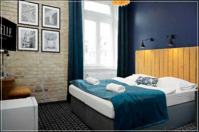 Giselle Vintage Doubles - Adults Only