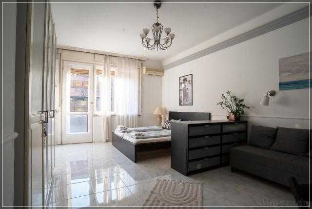 Madach Square Residence